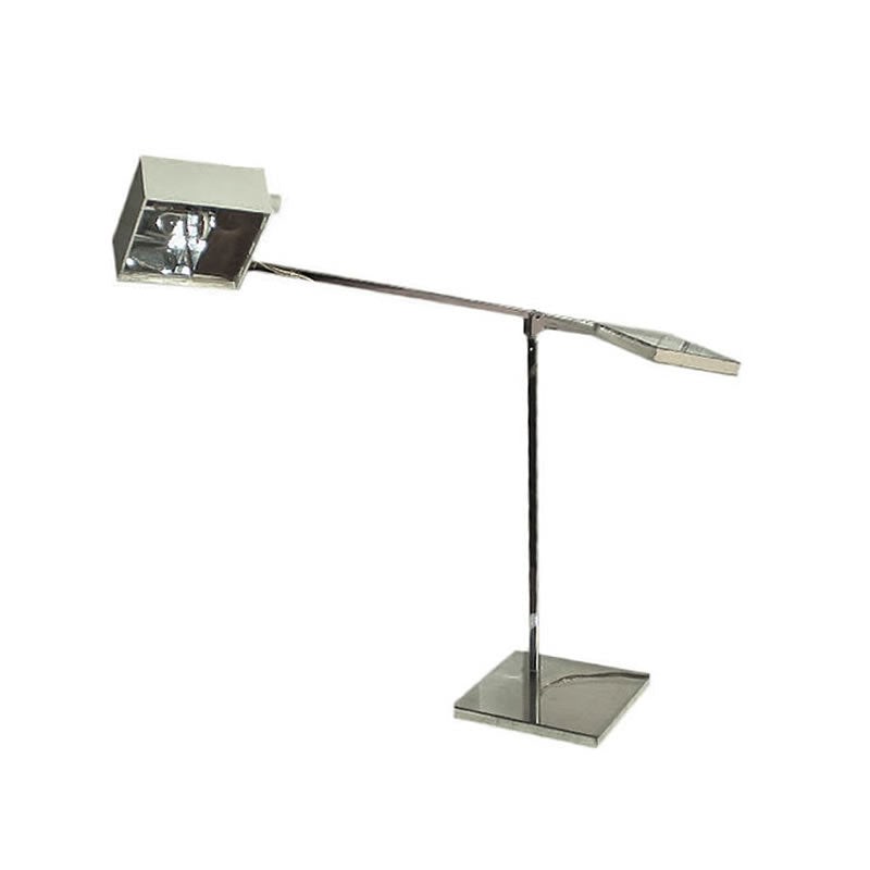 Lámpara articulada de mesa. Reggiani. Italia 1950