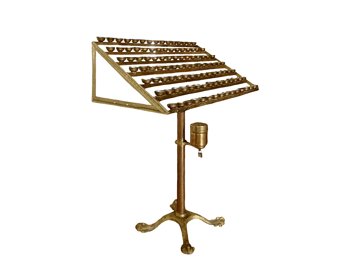 Lampadario en bronce de iglesia. 105 velas