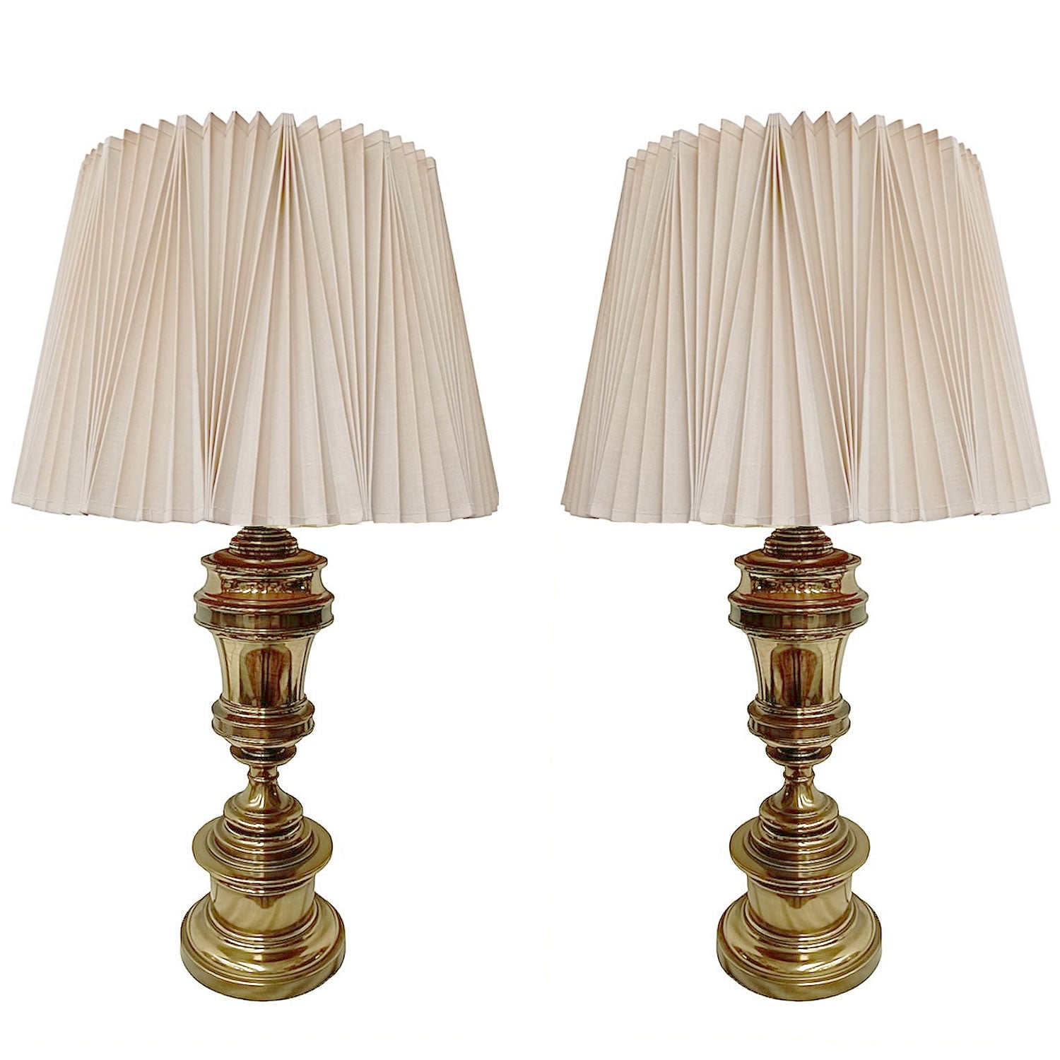 Par lamparas en bronce. 1960